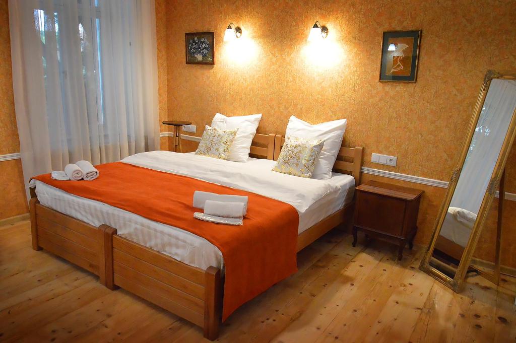 Always Welcome room 6